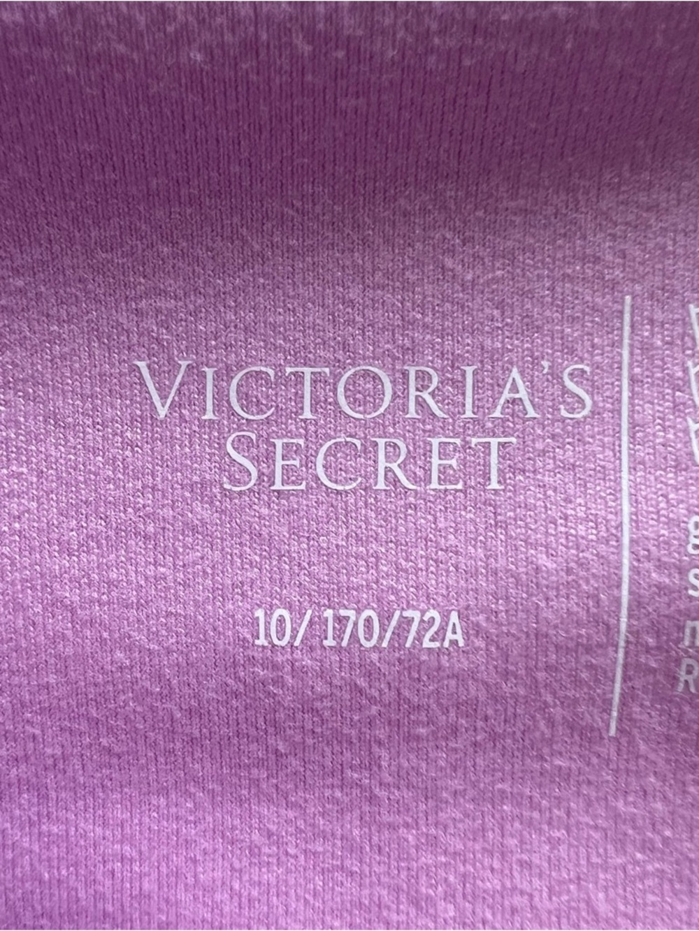 Victoria's Incredible Essential High-Rise Pocket Leggings - Picture 8 of 10